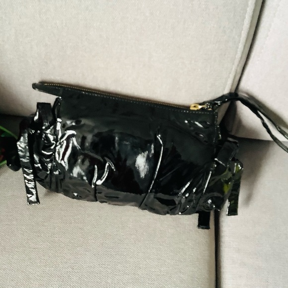 Very dressy GUCCI GO OUT clutch/ bag 🔥🔥🔥 - Picture 14 of 16